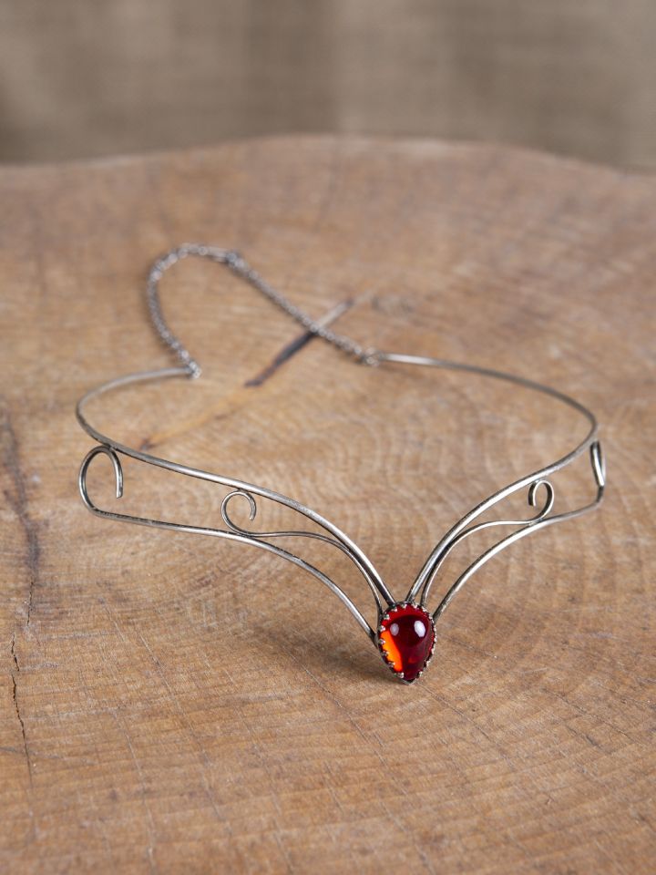 Simple tiara with red stone 3