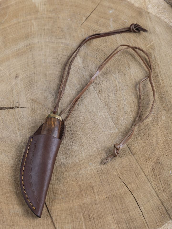 Small neck knife with wooden handle 3