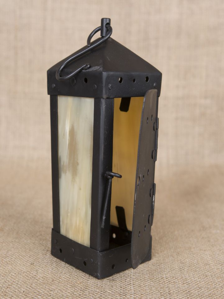 Square lantern with horn windows 3