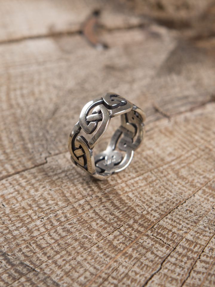 Celtic knot" ring 3