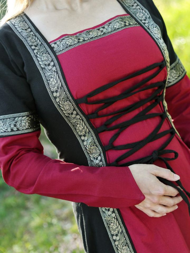 Medieval dress Eleanor red-black 3