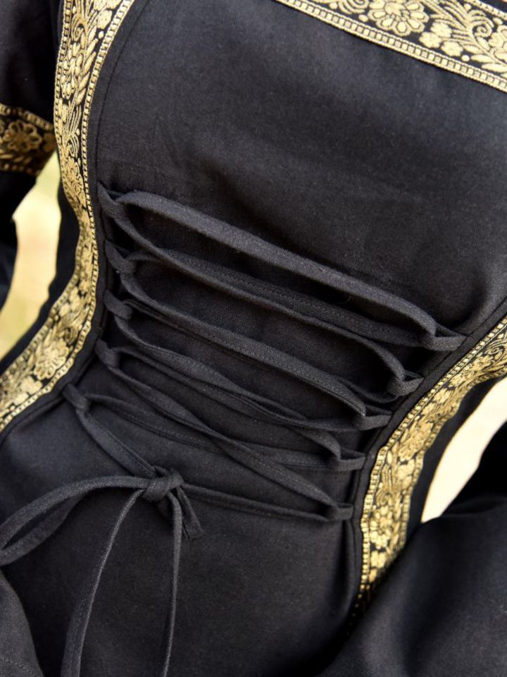 Medieval dress Eleanor black 3