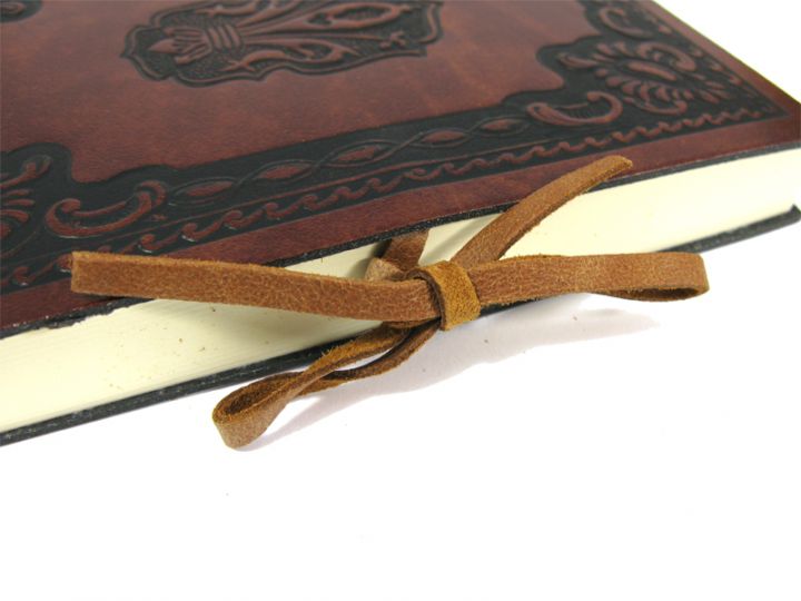 Writing book "Fiore" in leather cover 3