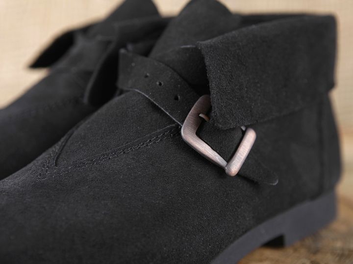 Historical shoes with buckle black 3