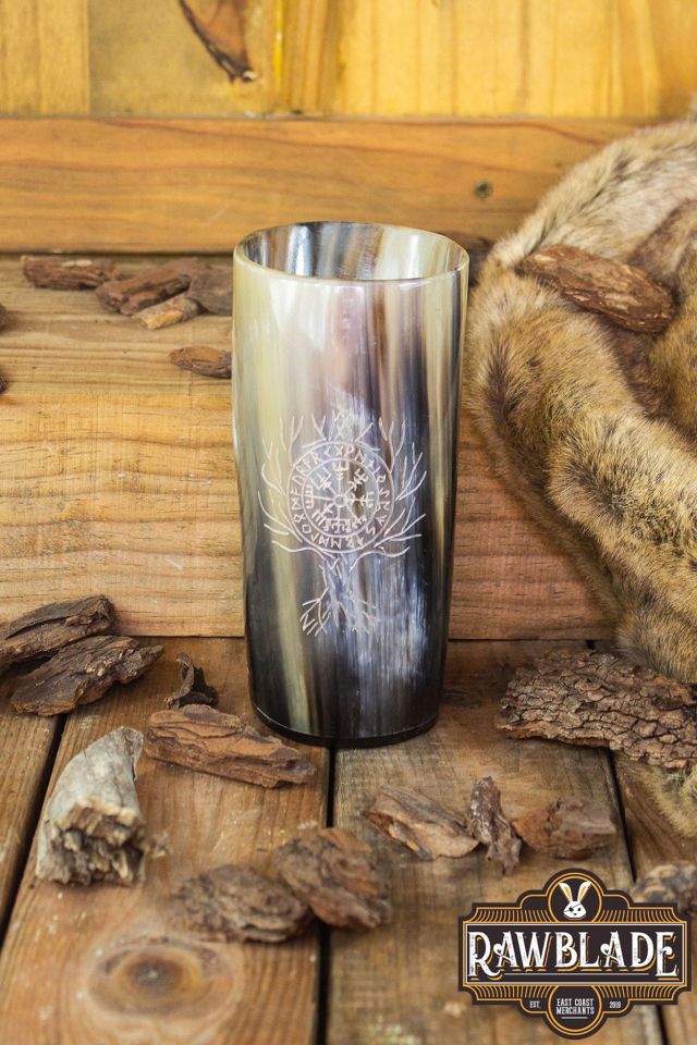 Horn mug with Celtic motifs 3