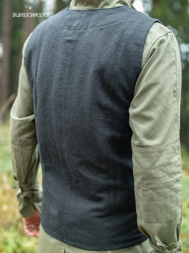 Maron black vest 3