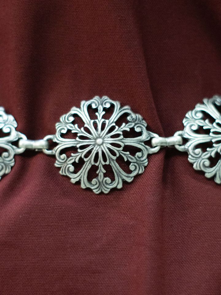 Chain belt with Gothic ornaments in antique silver 3