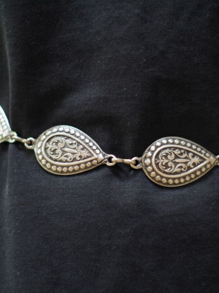Chain belt with drop pattern in antique silver 3