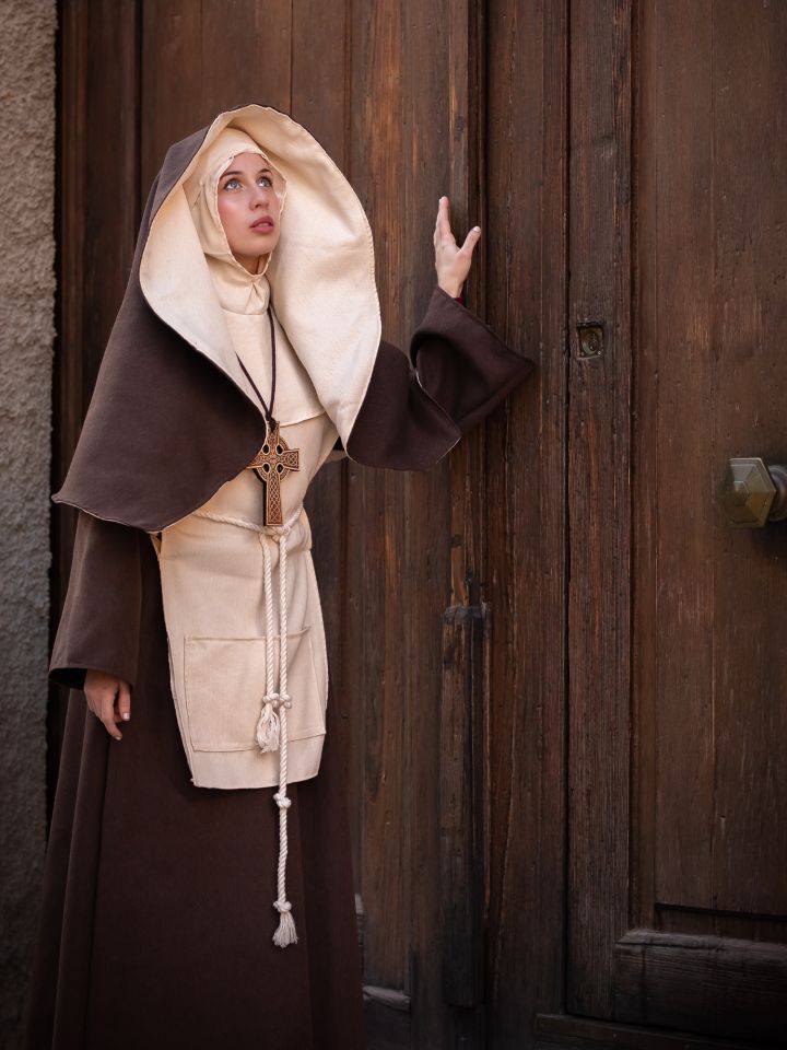 Brown nun's costume 3