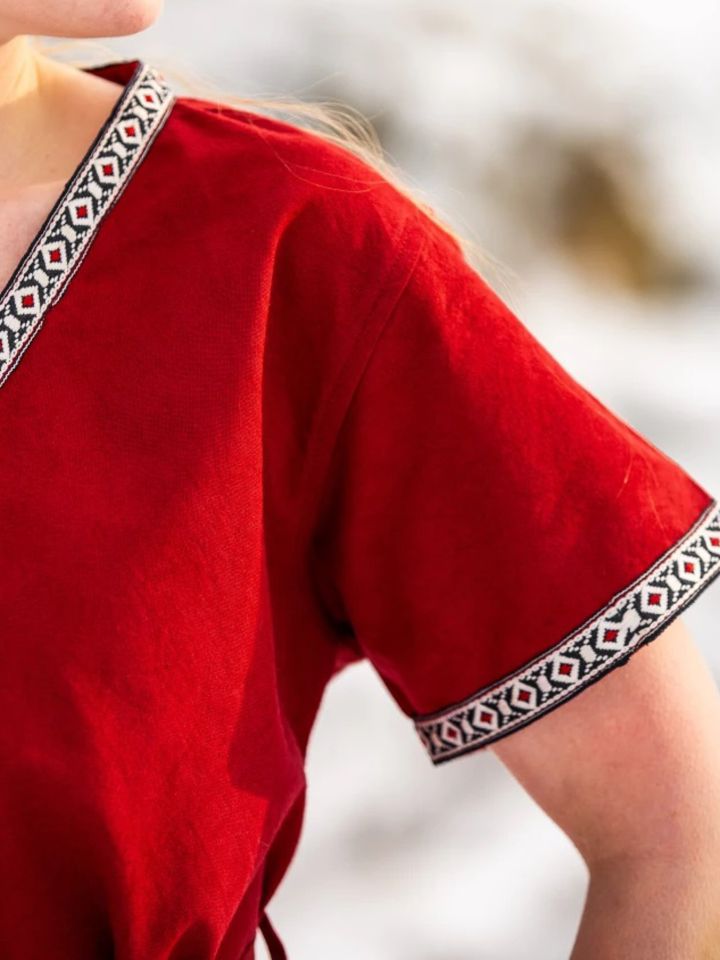 Viking tunic Matilda red 3