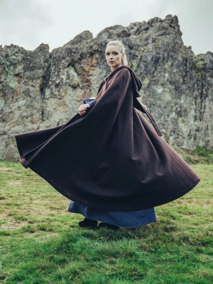 Wool cape with embroidery brown 3