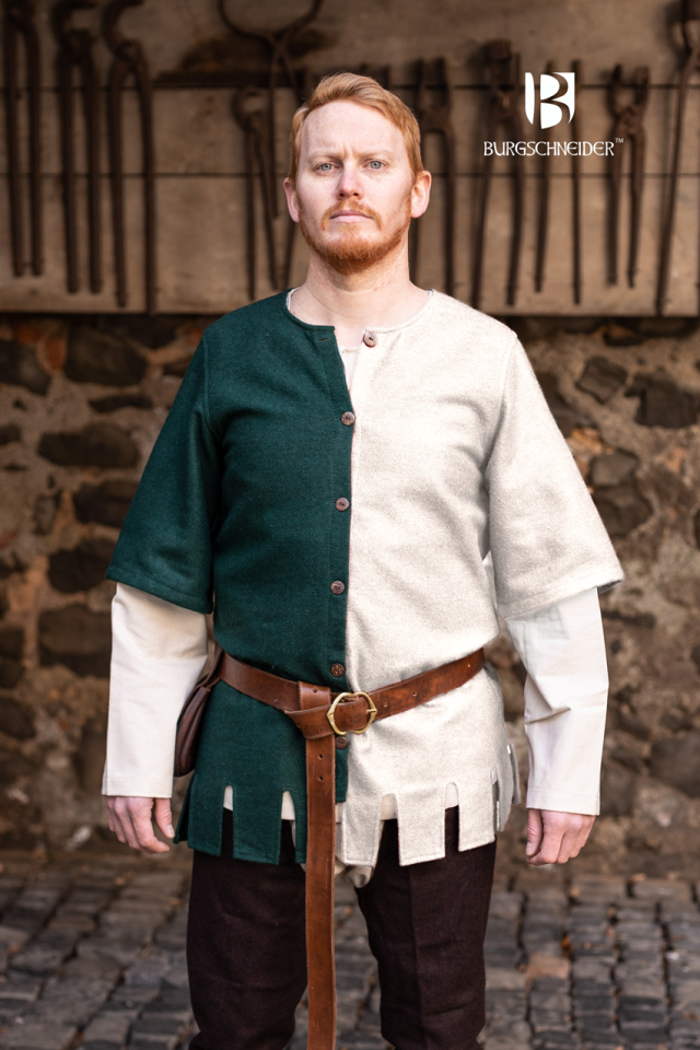Left side Surcoat Aleran - natural wool 4