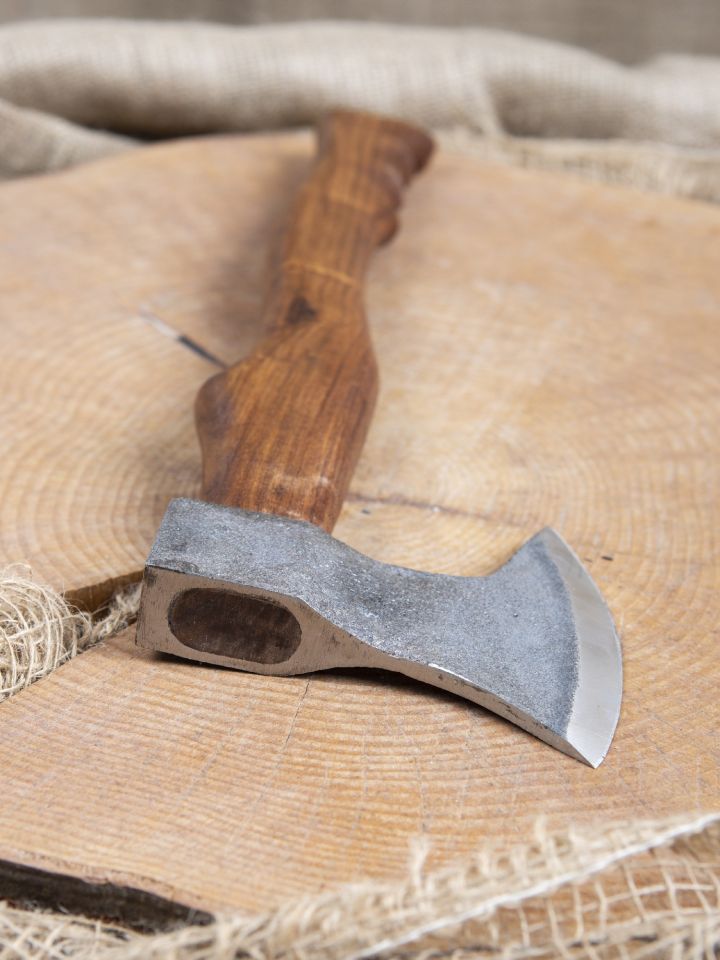 Axe with recessed grip 4