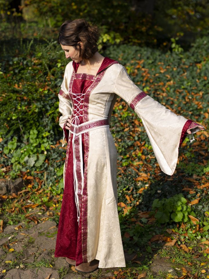 Noble hooded dress with belt bordeaux-nature 4