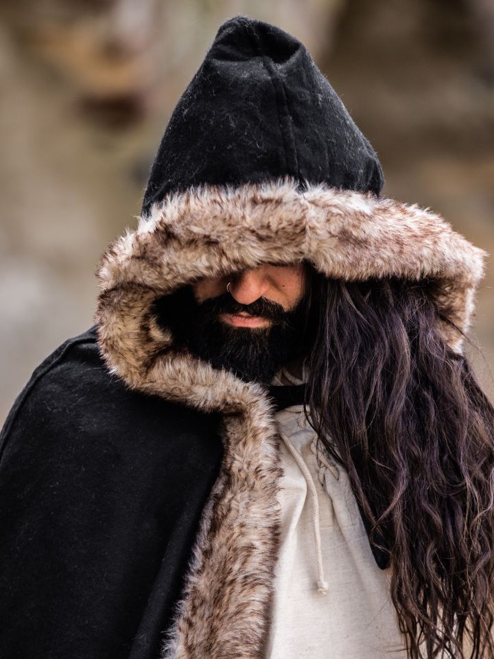 Hooded cape Fjell black 4