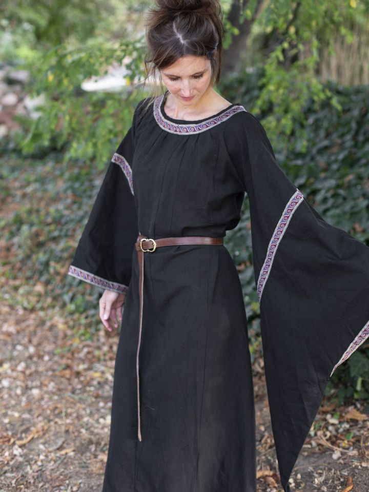 Medieval dress with black border M 4