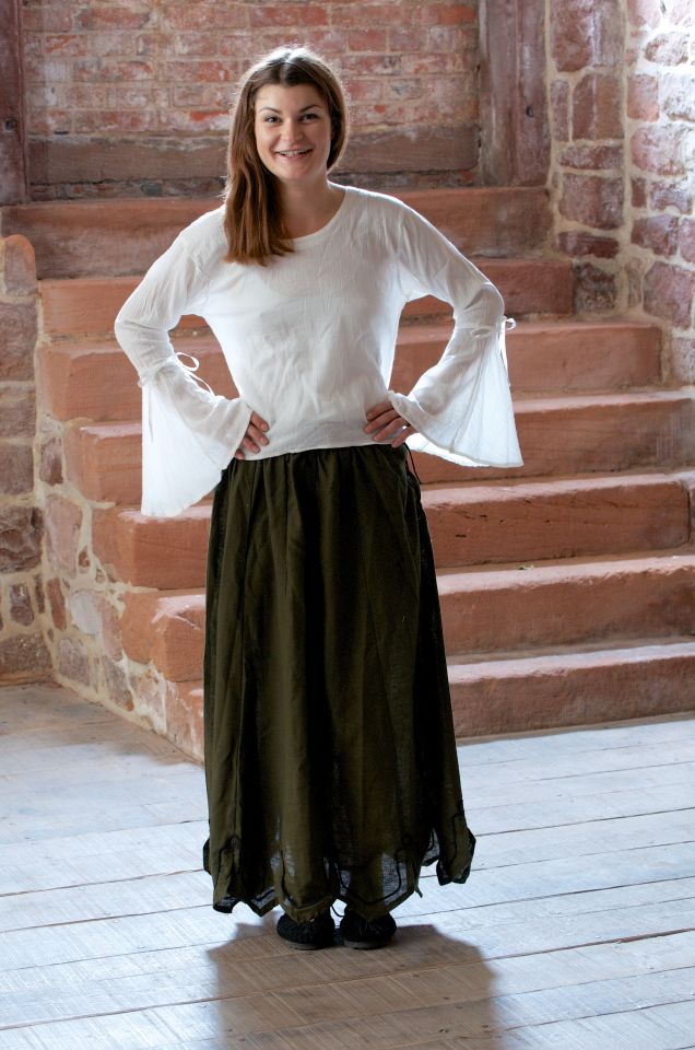 Medieval blouse with wide sleeves 4