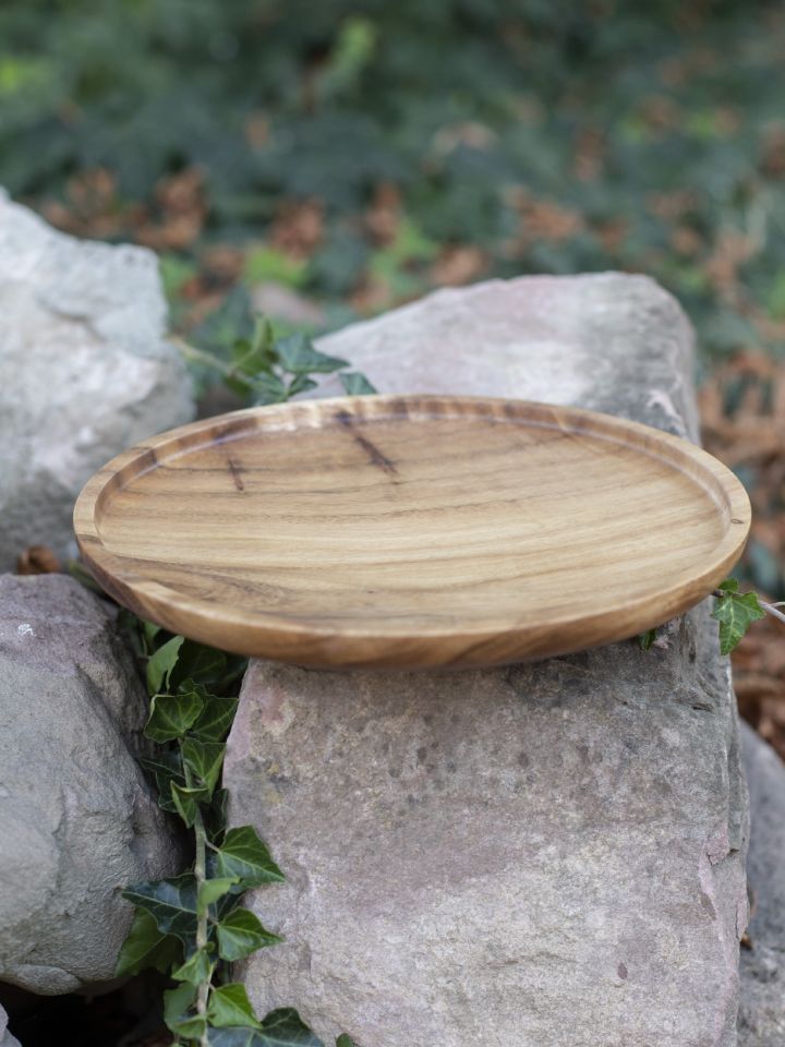 Wooden plate with high rim 4