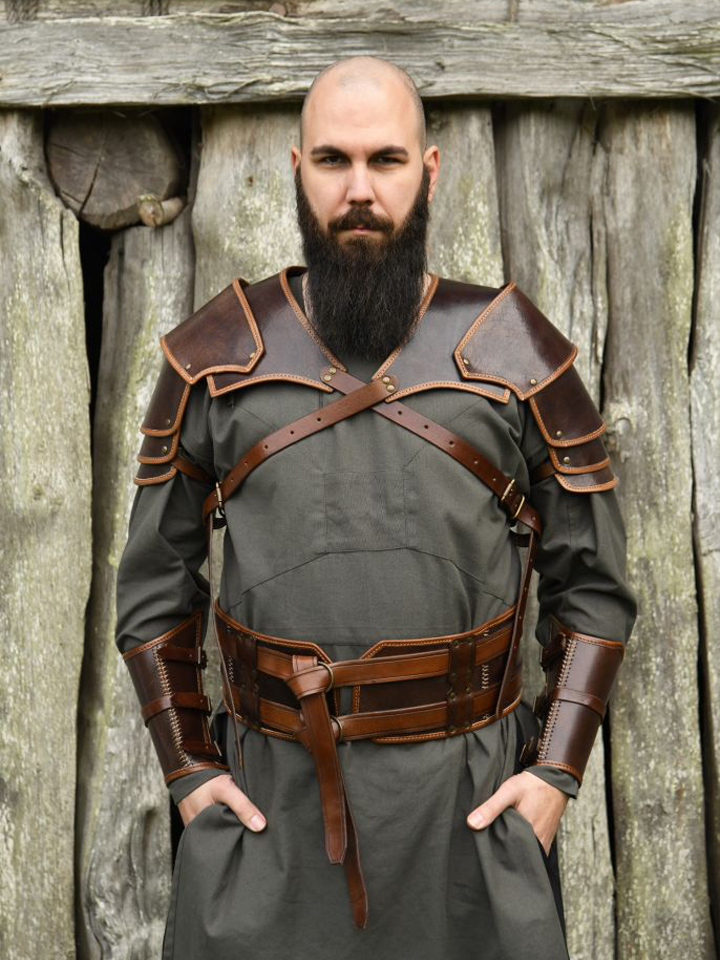 Arnulf brown leather shoulder protector right shoulder 4