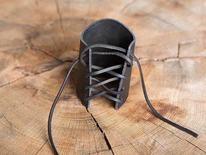 Single leather arm cuff 4