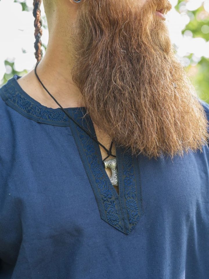 Tunic with blue border 4