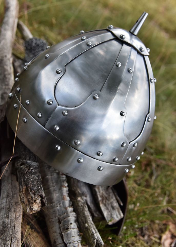 Rivited plate helmet with cheek flap 4