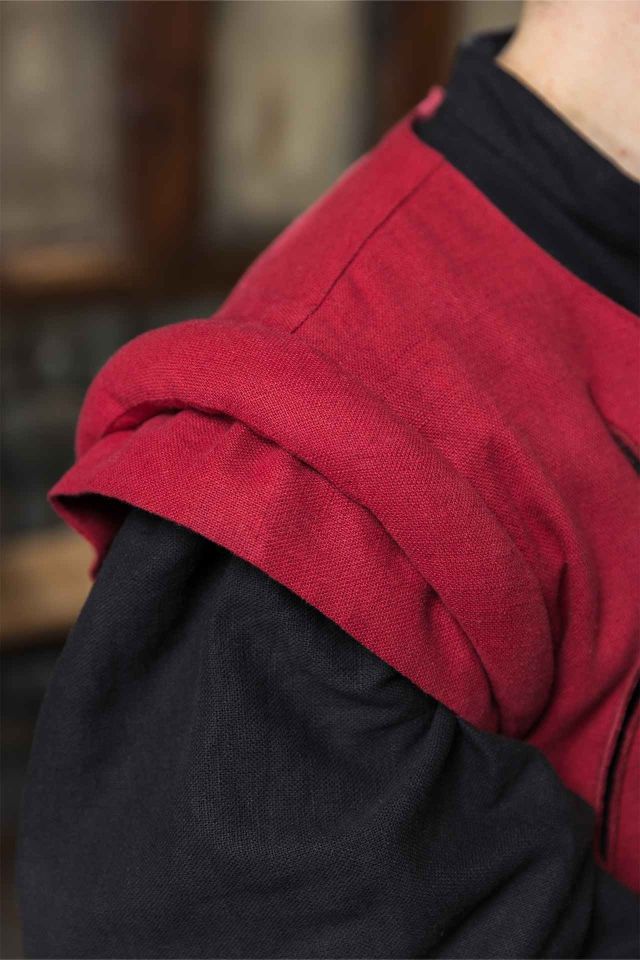 Warhammer Armoury Imperial doublet type B dark red 5