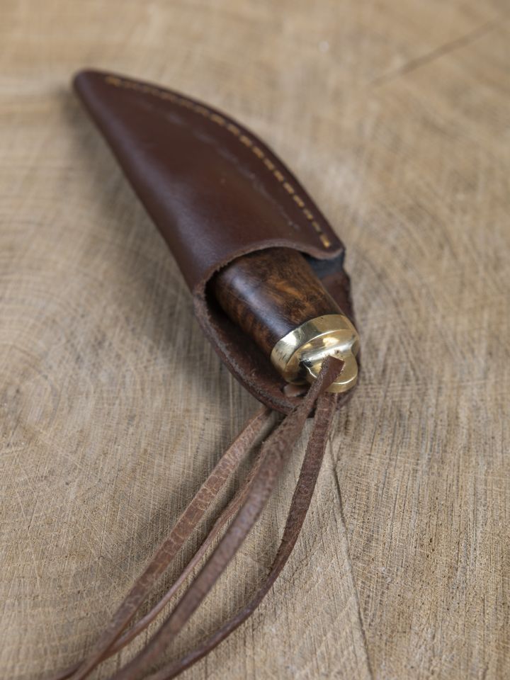 Small neck knife with wooden handle 5
