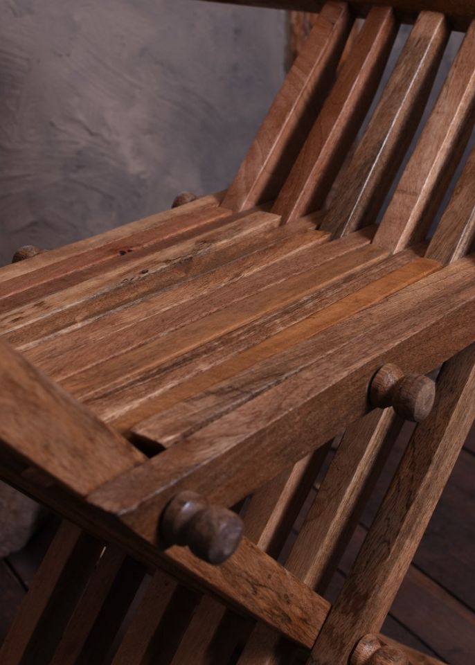 Medieval scissor chair 5