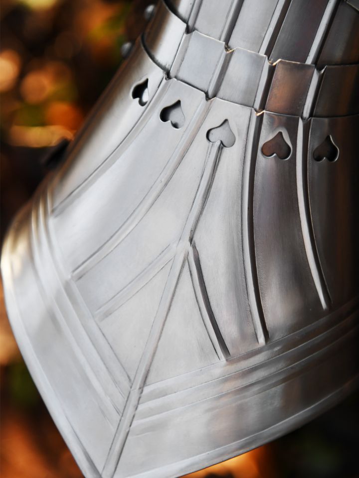 Gothic gauntlets 6