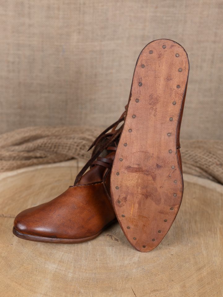 Medieval shoe with single nailed sole brown 6