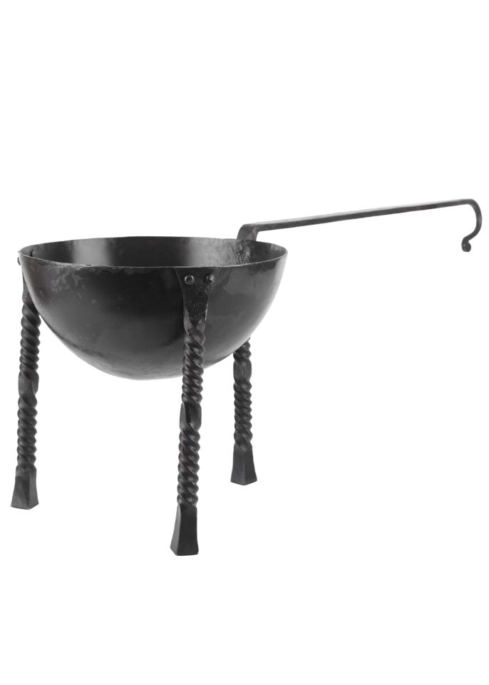 Tripod pan, hand-forged 7