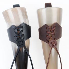 Drinking horn holder for lacing