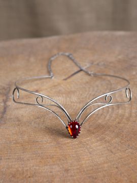 Simple tiara with red stone